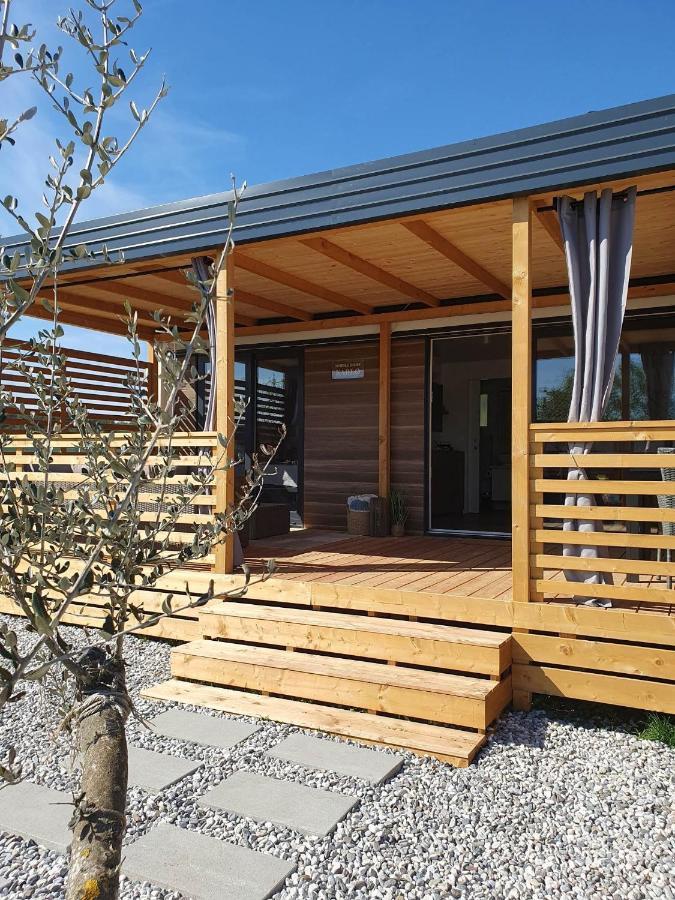 Mobile Homes Karlo & Dino Pula Exteriér fotografie