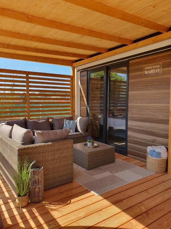 Mobile Homes Karlo & Dino Pula Exteriér fotografie