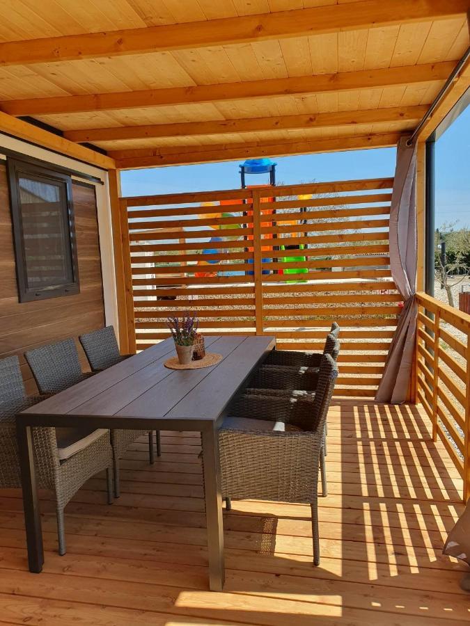 Mobile Homes Karlo & Dino Pula Exteriér fotografie
